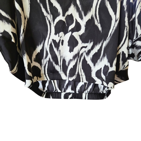 White House Black Market Black and White Blouse - Picture 8 of 10